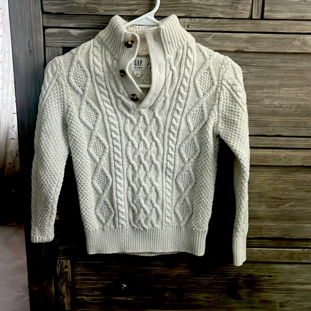 Perfect condition, worn once. Boys sweater.